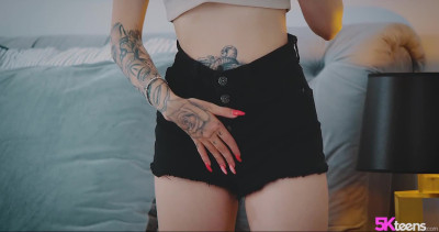 Sladyen Skaya - Sliding Into Belgian Pussy