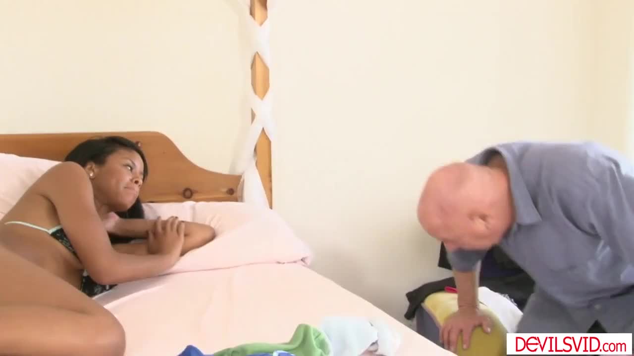 Fucking my stepdaughter when wife is out - ePornhubs