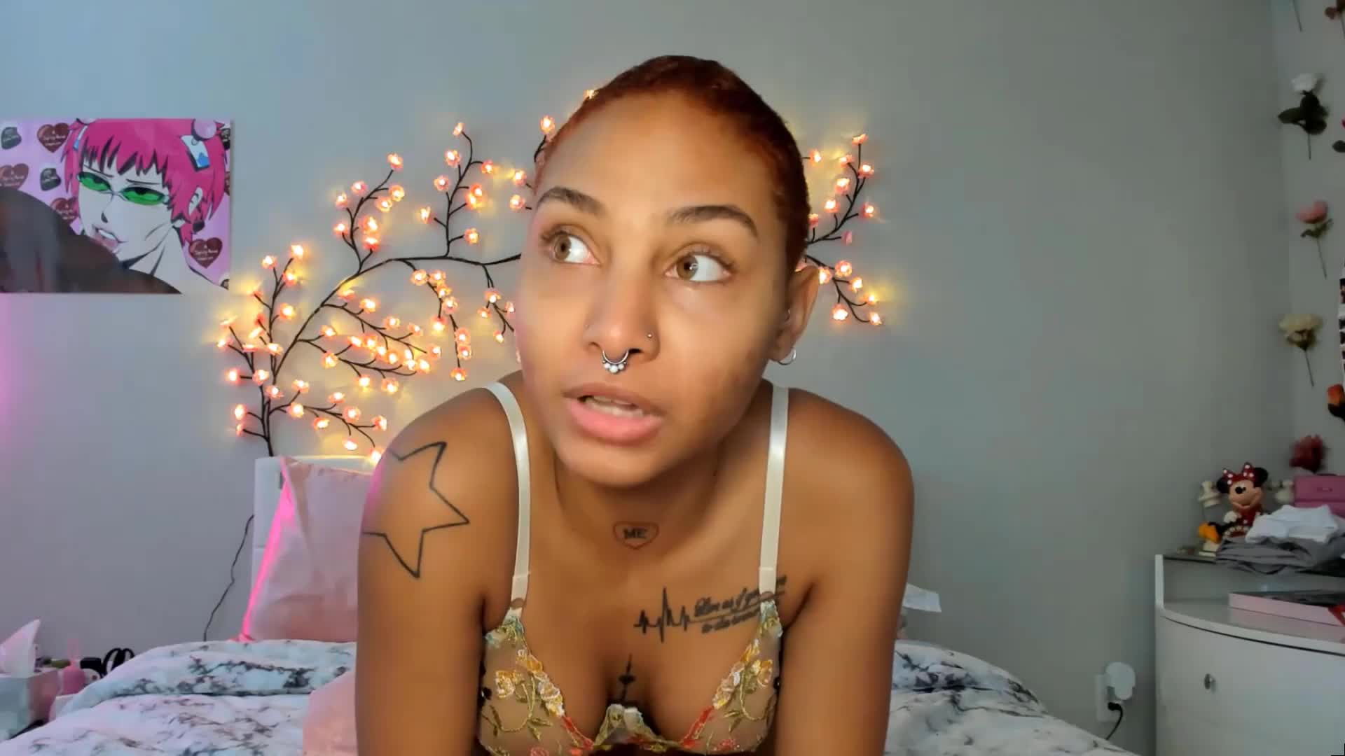 Amazing exotic Honey will gladly get on her knees for you - ePornhubs