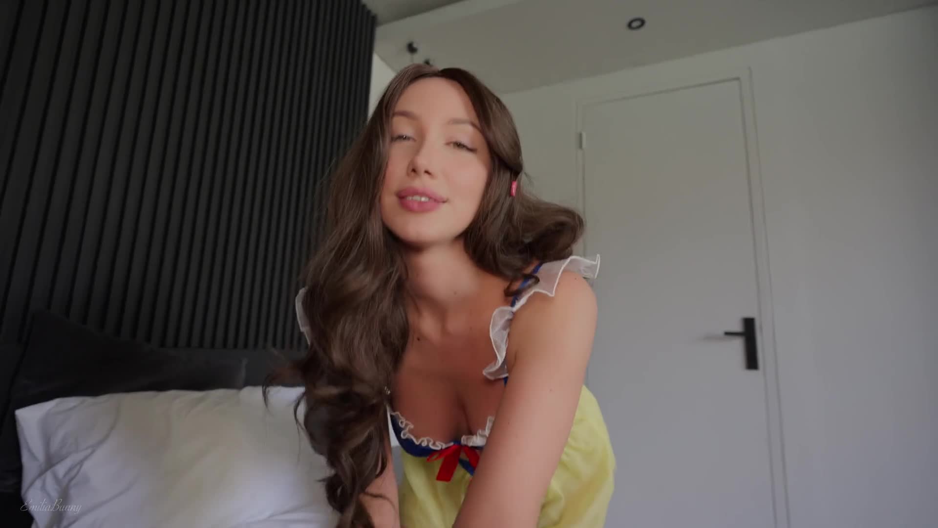 HORNY BEAUTY SEDUCED at Halloween PARTY ???? EmiliaBunny - ePornhubs