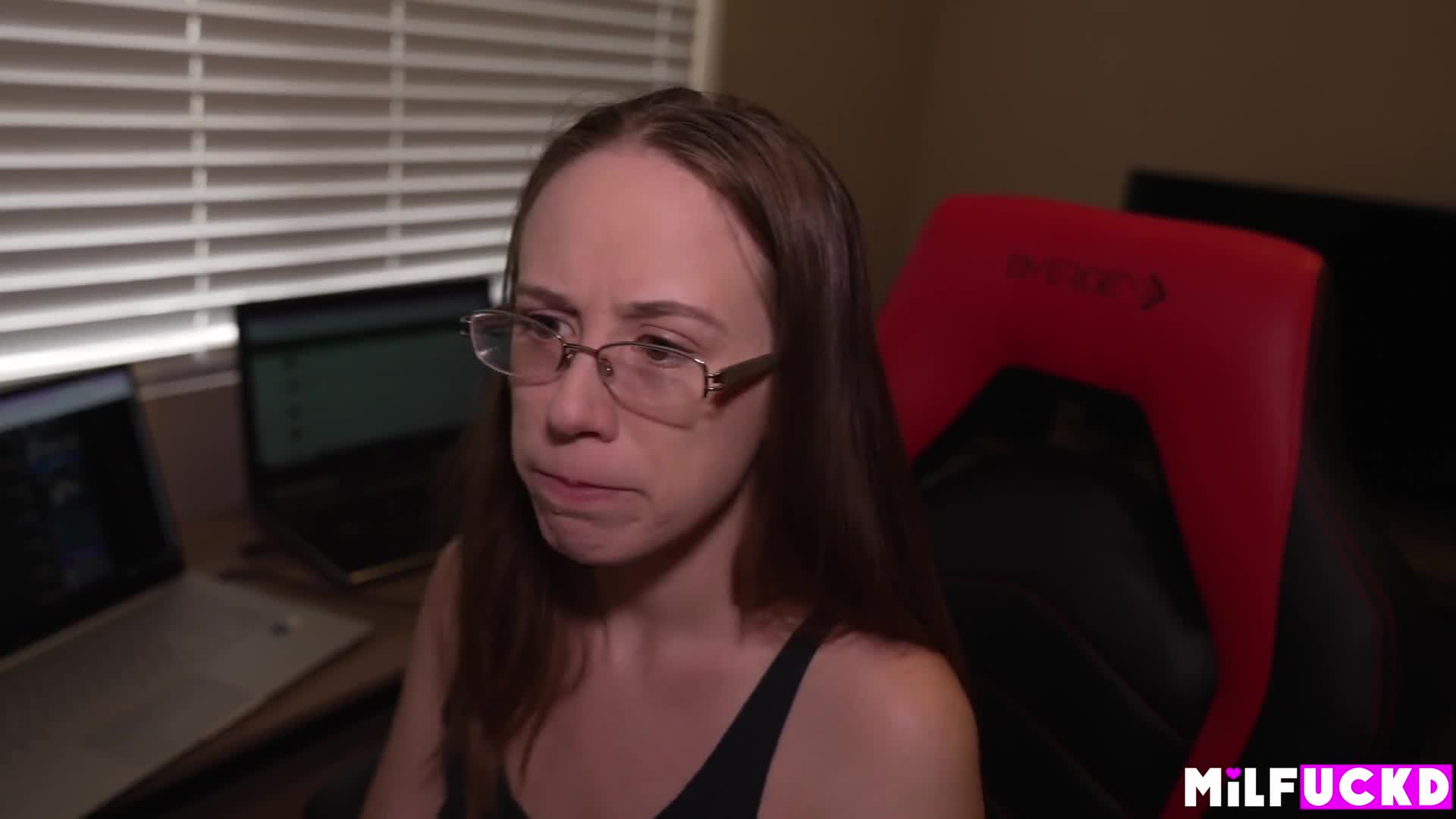 Jackie Hoff - Gamers meet up in the real world for the first time - E04 - ePornhubs