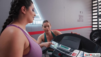 Busty Futa babe sucked off during squats