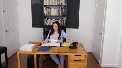 Lindsay Lee - Busty brunette Lindsay Lee motivates the office with her ass-ets