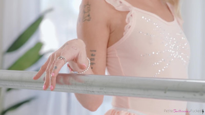 Emma Rosie - Emmas Perfect Form - S4E10