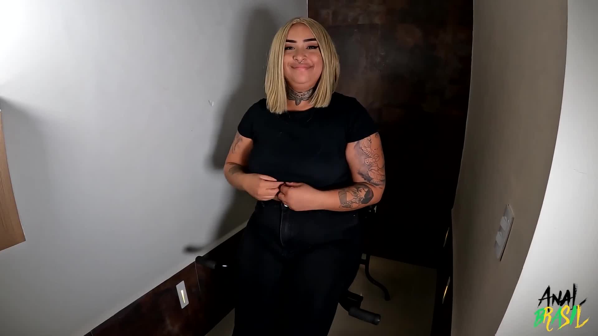 Sabrina Strong a fofinha rabuda na sua primeira vez e com anal - ePornhubs