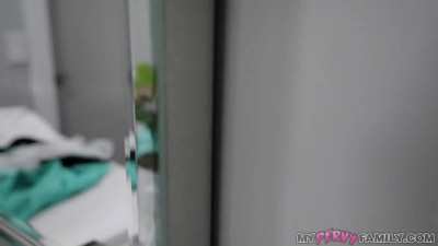 I cum inside my mature stepmom