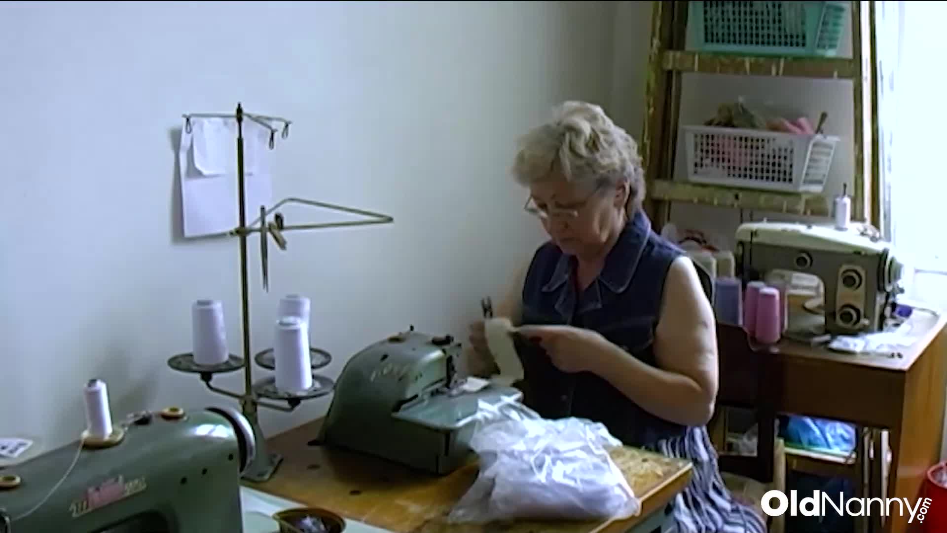 Hairy Mature Granny Fingers Herself And Plays With Toy - ePornhubs