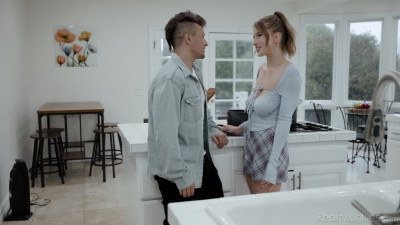 Octavia Red - Those Tits Are Huge [PORNBUSY.COM]