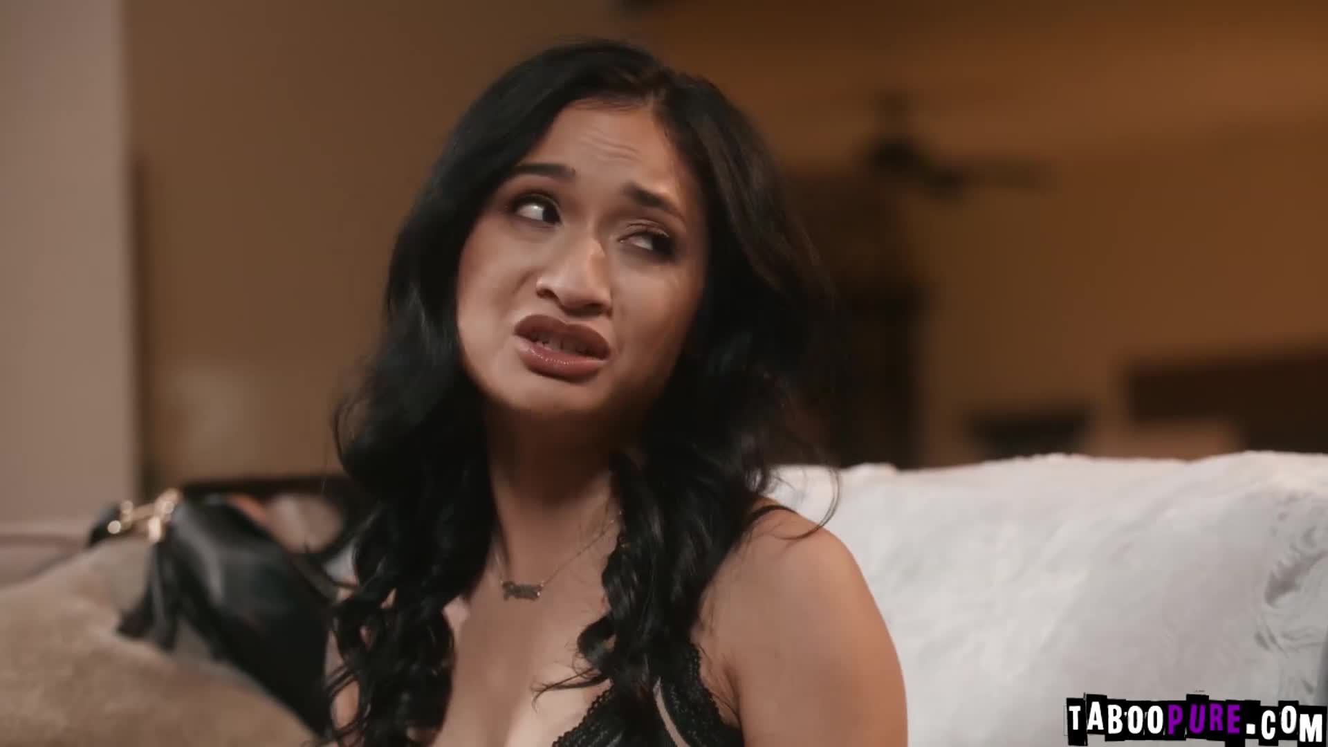 Isiah Maxwell trying to seduce Avery Black - ePornhubs