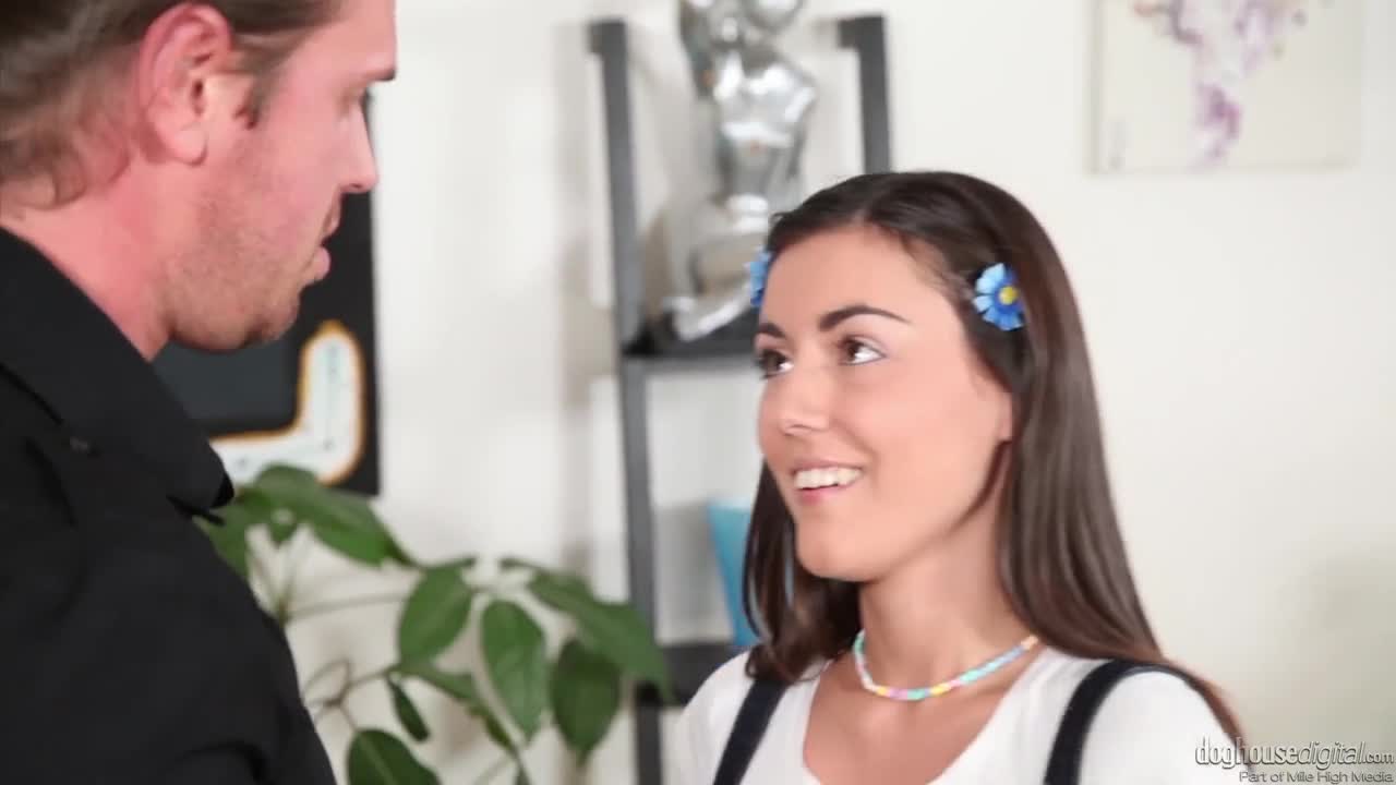 Iwia - The Babysitter - ePornhubs