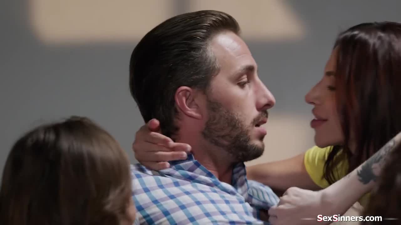 Dont put a guy in a room with sexaddicts - ePornhubs