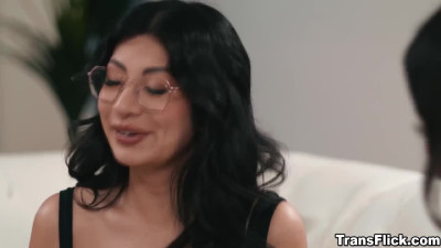 Andylynn Payne fucks homeowner Cami Strella
