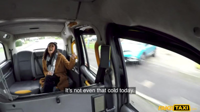 Girl Wants Good Sex In A Taxi Before Going to the North Pole