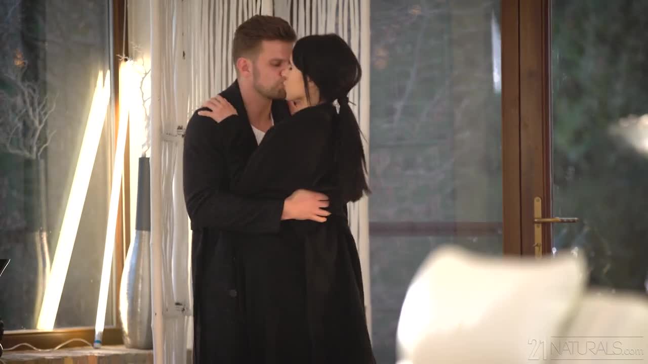 Alyssa Bounty Spring Romance - ePornhubs