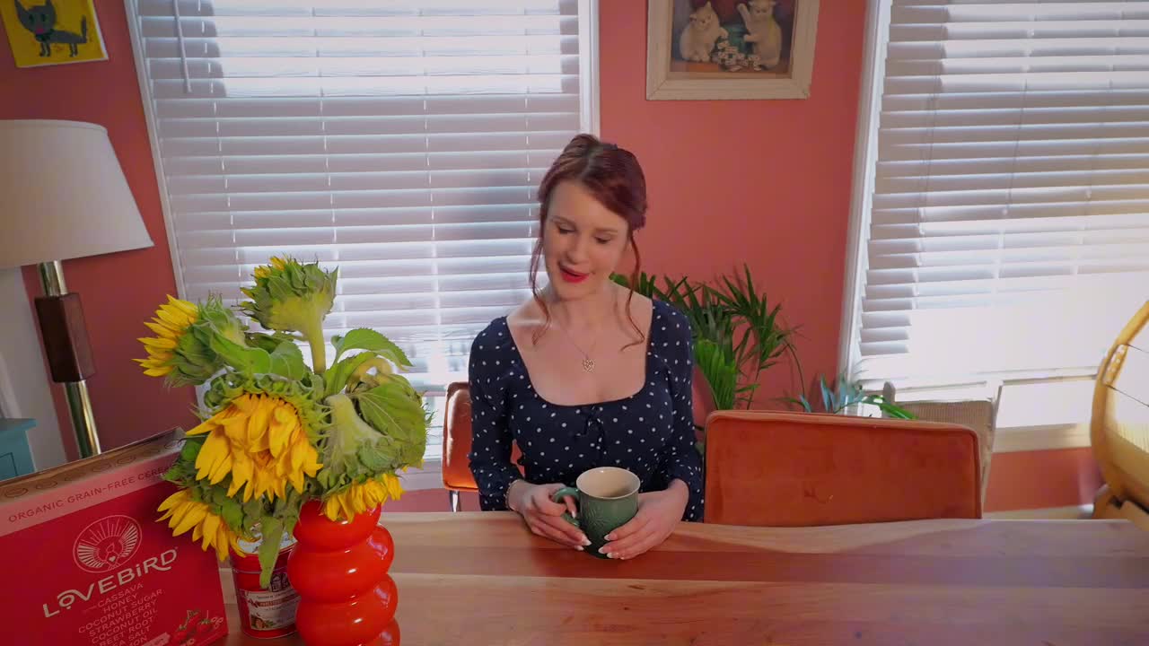 Sexy mommy riding Favourite Son - ePornhubs