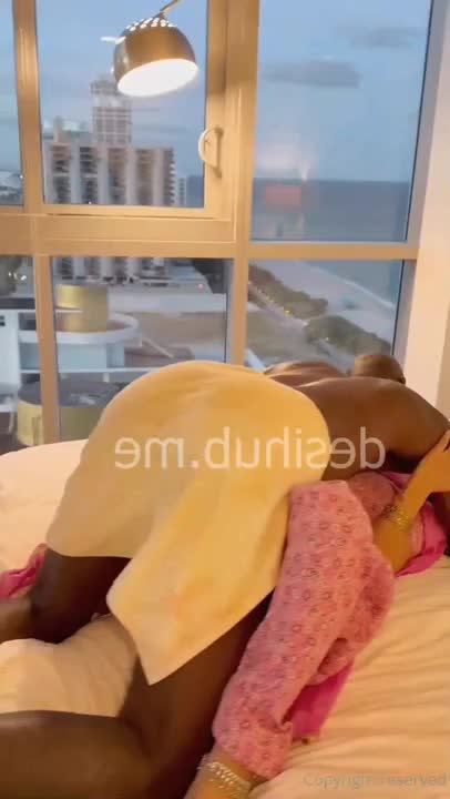 Meeti Kalher Punjabi Babe Gets Interrupted While Cooking In The Kitchen - ePornhubs
