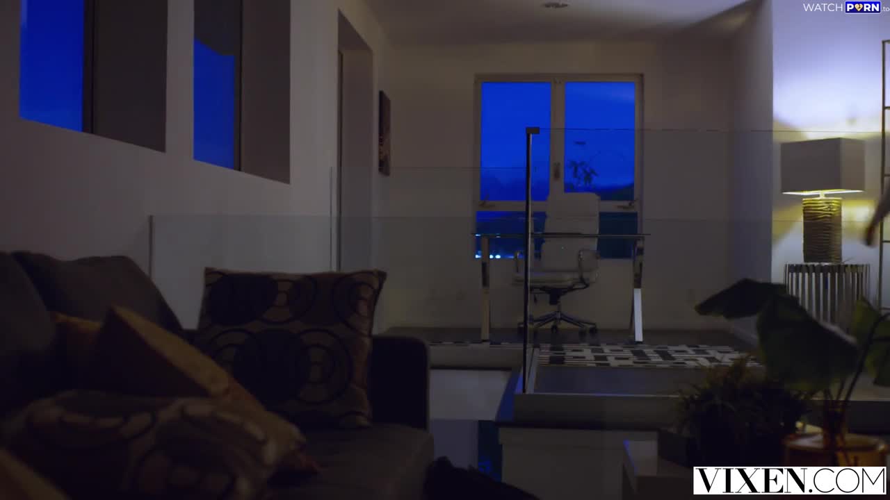 Naomi Swann - A Good Houseguest - ePornhubs