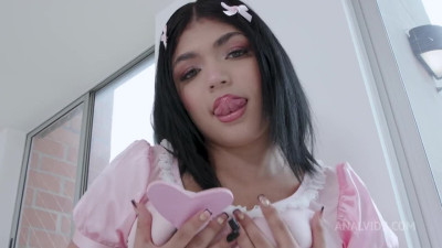 La sensual adolescente colombiana en una intensa escena haciendo su primera DP con 2
