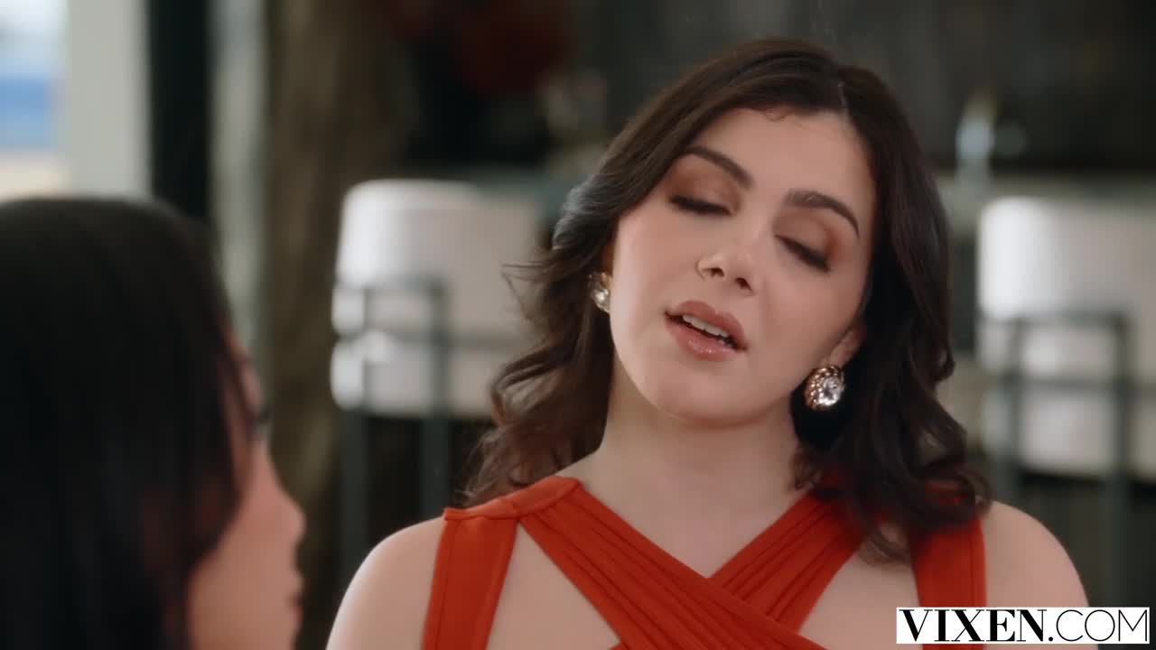 Val & Vic: Sexy Duo in Lingerie (2160p) - ePornhubs