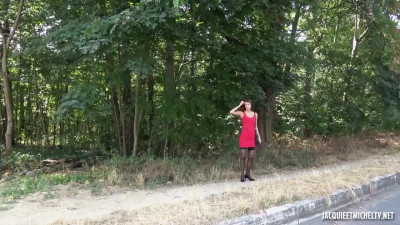 JacquieEtMichelTV – Lina Luxa, At Lina Dares Everything
