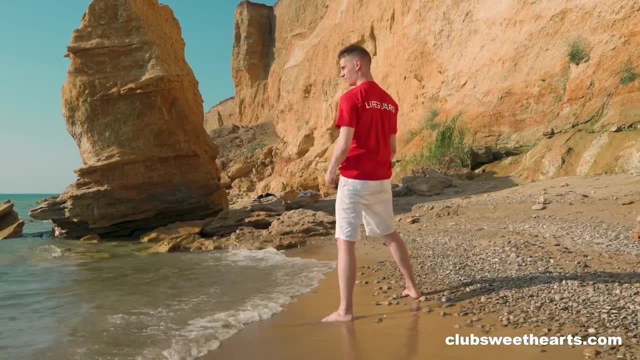Jane White Gets Her Ass Saved By A Lifeguard - ePornhubs