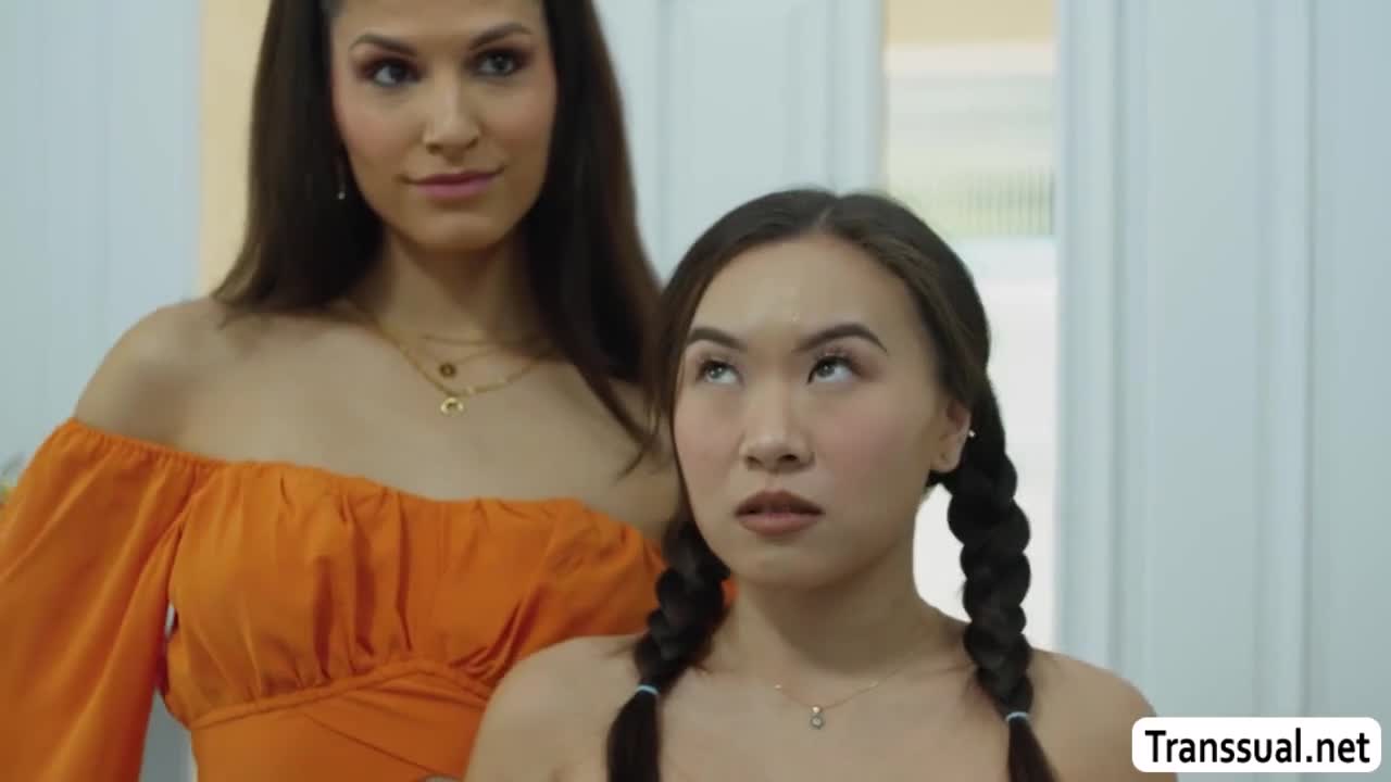 Fucking both my girlfriend and her stepmom - ePornhubs