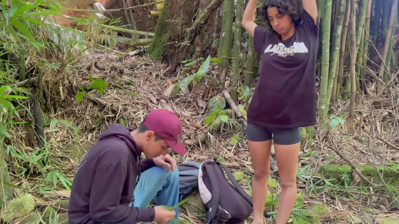 Juliana Palvin - Me Voy De Aventura a La Selva Con Mi Pequeña Hermanastra y Terminamo - ePornhubs