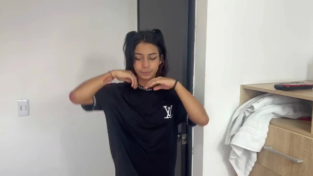 Juliana Palvin - Sorprendo a Mi Hermanastra Con Mi Camisa Puesta, La Desvisto y La Co - ePornhubs