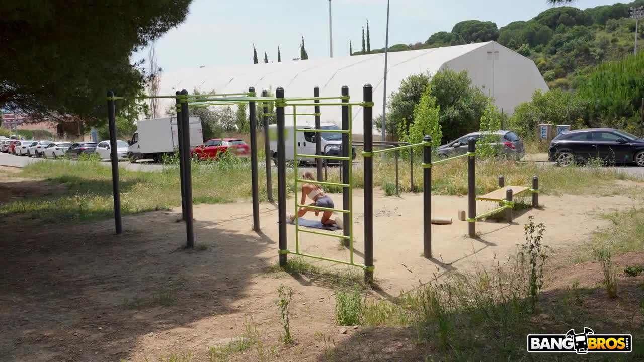 La Petite Ange - Public Rodeo - ePornhubs