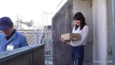 MEYD-674-Misaki_Sakura Frustrated_Apartment_Wife_And_Conceived_Father's_Sweaty_Rich_C