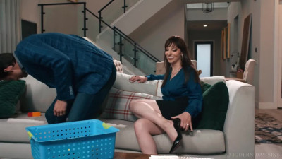 Serena Hill - Free-Use Sitter Fucker