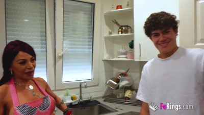 Vanessa - Las comidas de Vanesa: Tortilla, fruta y coño. Que buena Tata