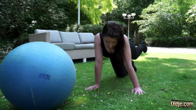 Shana - Hot Summer Workout (Episode 936)