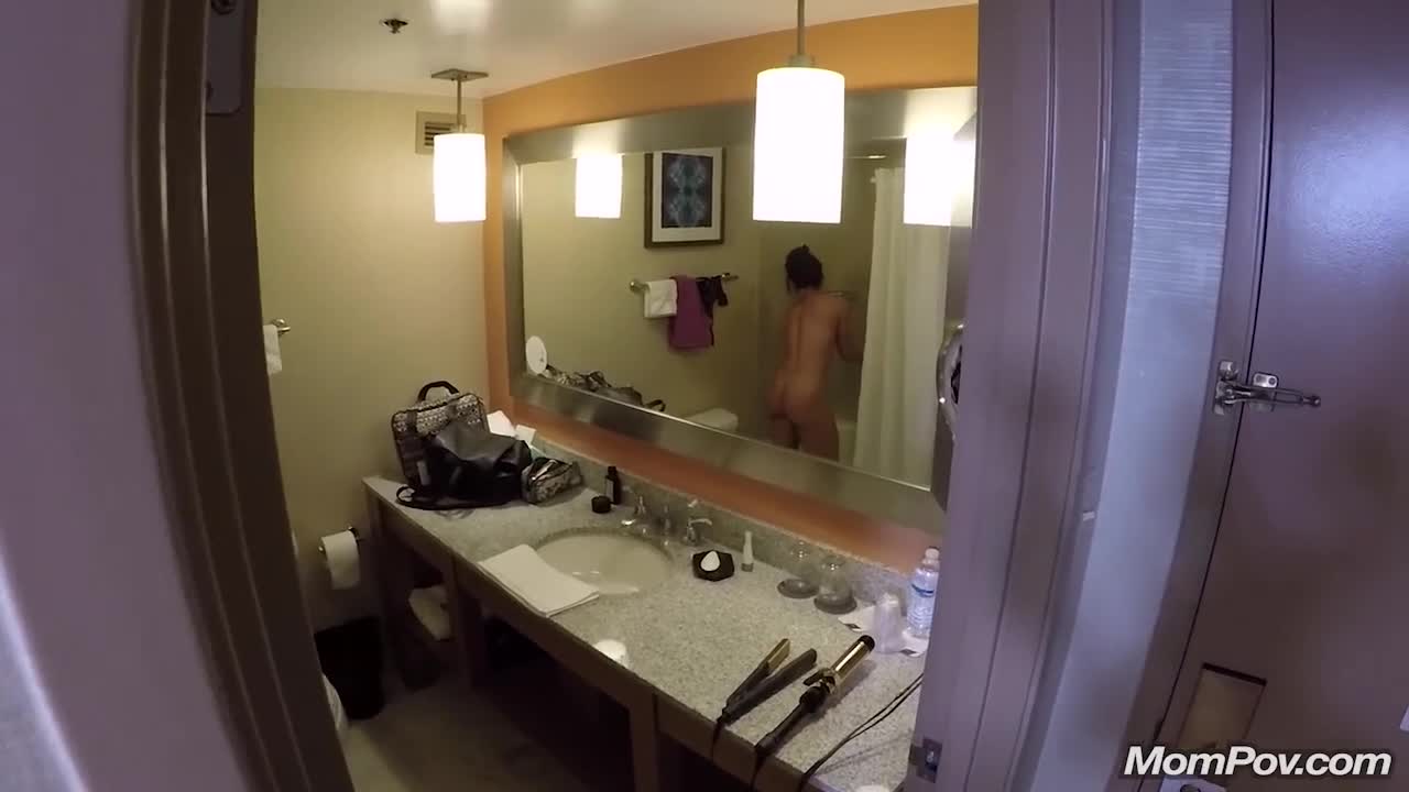 Carmin - Buff MILF preshoot BTS - ePornhubs