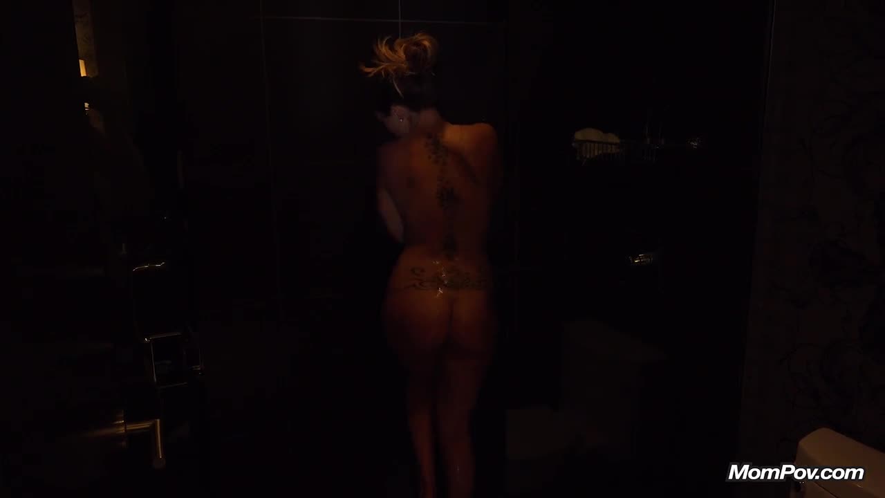 Charlotte - Dark shower BTS clip - ePornhubs