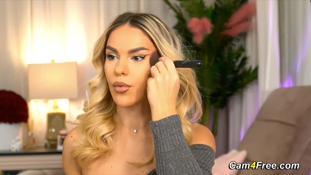 Hot Blonde Tease in Control - ePornhubs