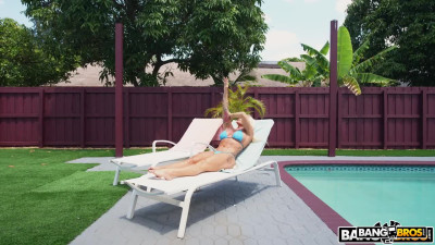 Robbin Banx  - Your stepmom is superhot
