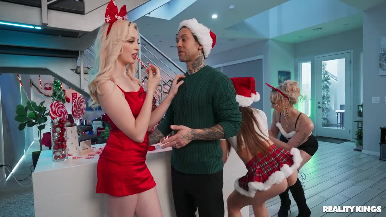 Lexi Lore A Very College Christmas - ePornhubs