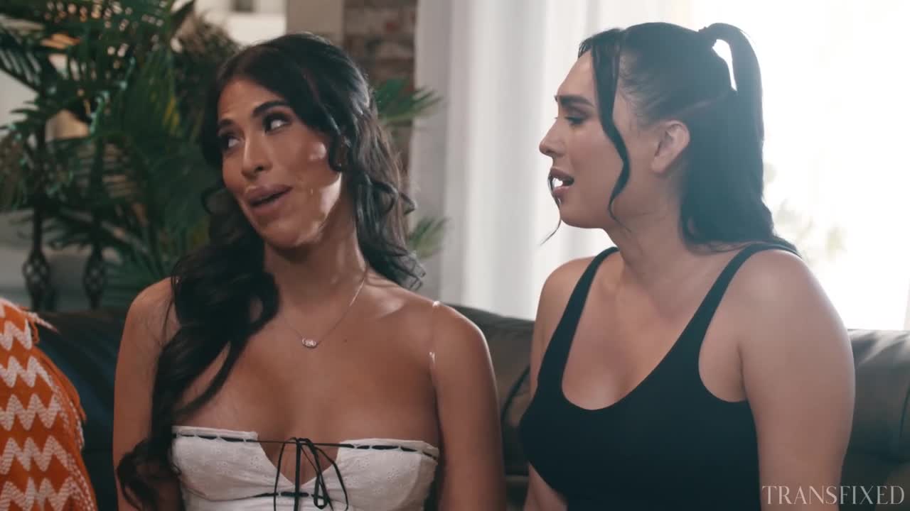 Siri Dahl, Ember Fiera, Avery Lust - Boning Up On Going Down - ePornhubs