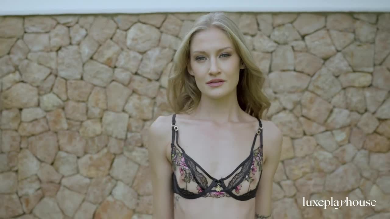 Tiffany Tatum, Alexis Crystal - The Getaway - ePornhubs