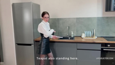Lesya Moon - Your Sexy Real Estate Agent