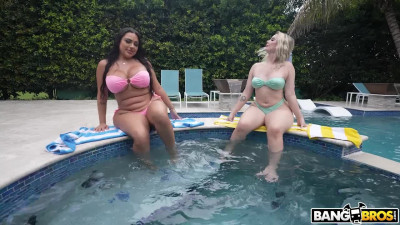 Zoey Foxx, Trixi Brooks - Foxxxes On Parade!