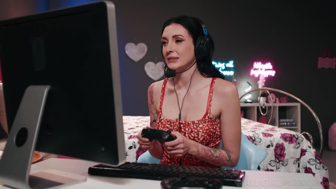 Casey Calvert Charlotte Sins - Girl Of Her Streams - ePornhubs
