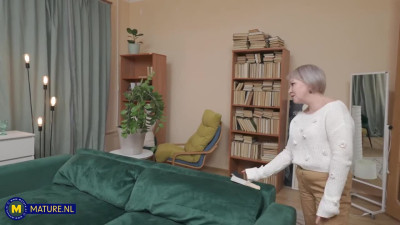 Viki Ray - Viki Ray is a 50 year old grandma that needs anal sex from a hardworking