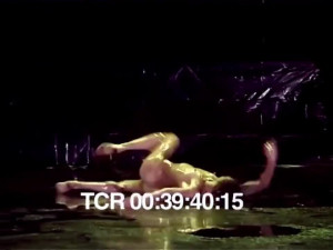 Lisbeth Grewez: Oil Stage Dance Naked In 4K UHD 2160P 60FPS
