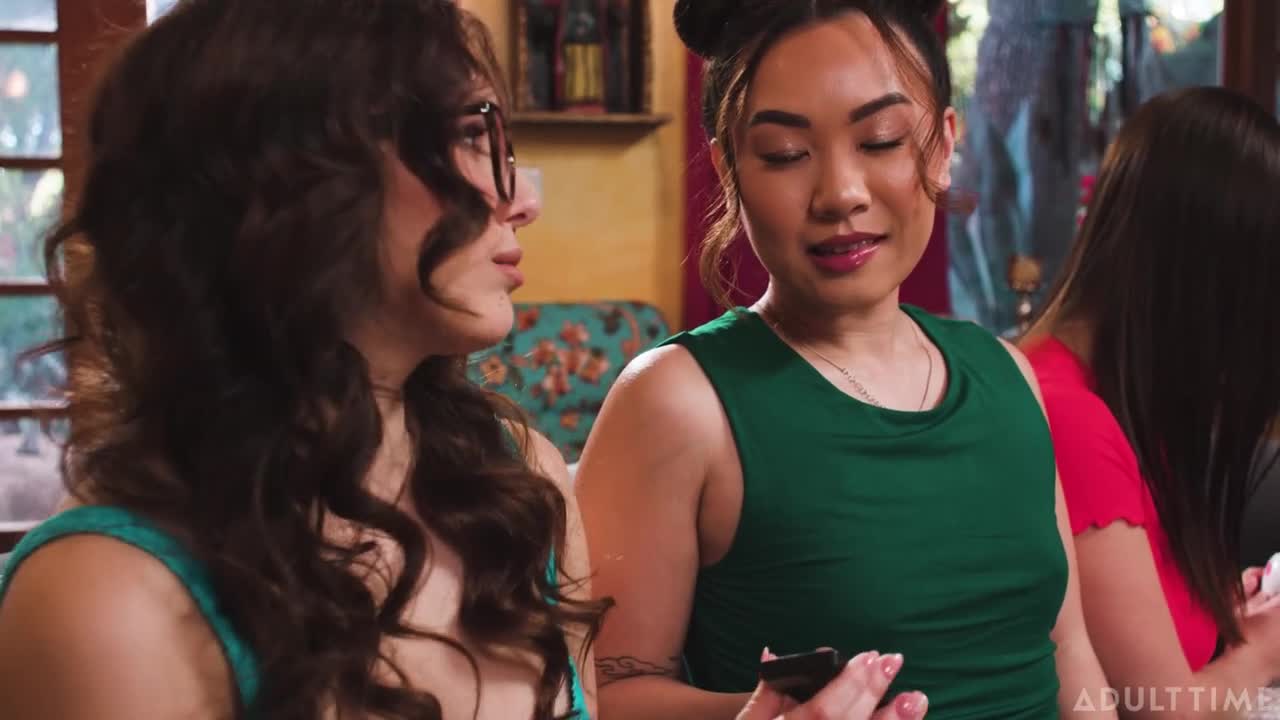 Cadence Lux Kimmy Kimm Leana Lovings - Remotes For Her Roomies - ePornhubs