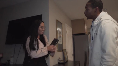 Queen Rogue - MILF Real Estate Agent's Big Ass and Tits Get Fucked by BBC