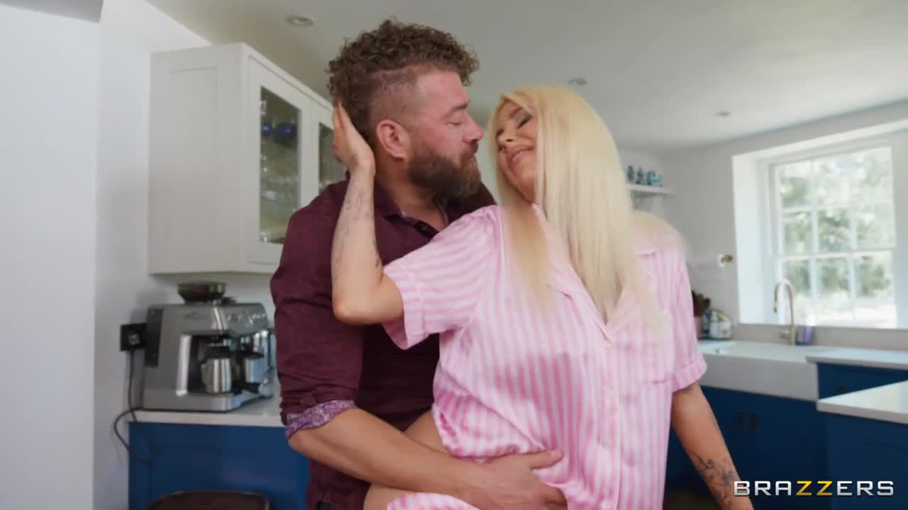 Chloe Savage - C'mon join the joyride - ePornhubs