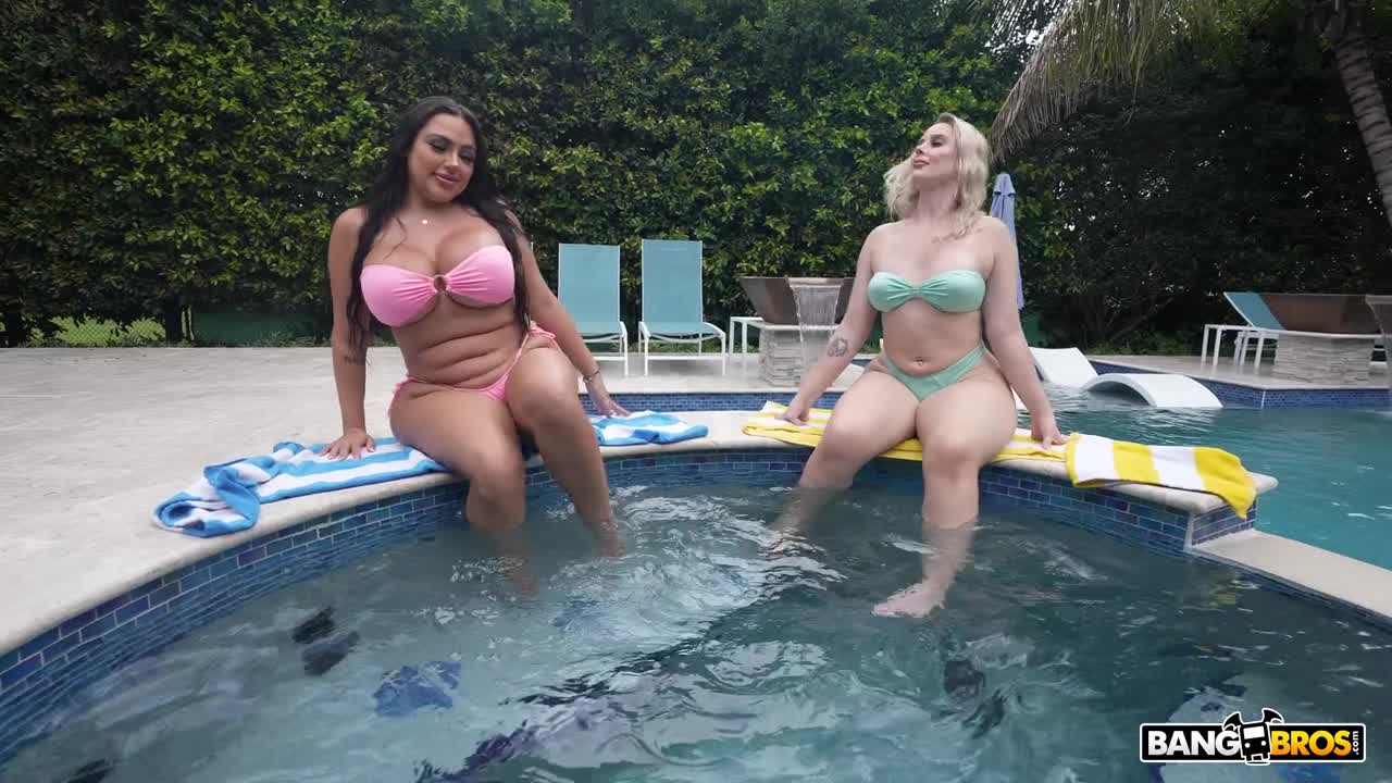 Zoey Foxx - The fun starts when I show up - ePornhubs