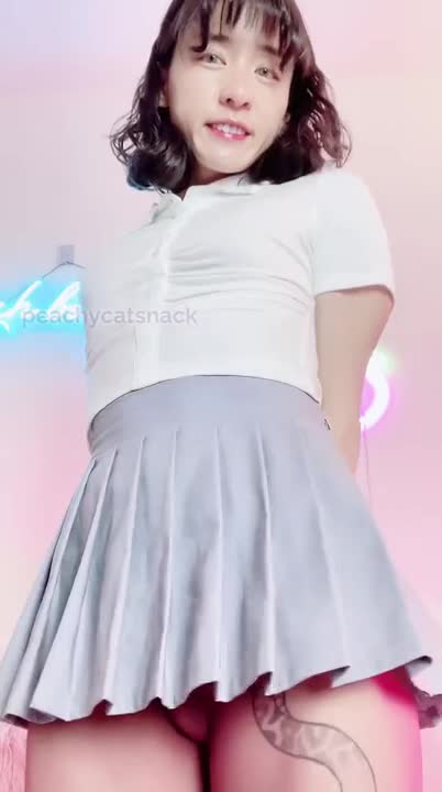 Peachycatsnack - Big Clit Schoolgirl Gets Wet Through Her Sheer Tights N Cums - ePornhubs